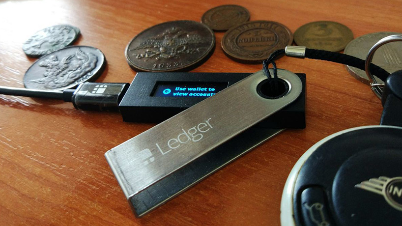 بهترین کیف پول سخت افزاری